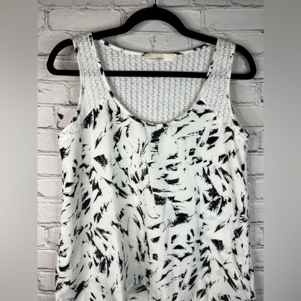 FLORAL+ FEMME black white abstract print tank knit/crochet top size small - Picture 3 of 11
